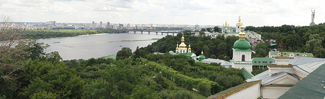 Панорама Днепра и Киево-Печерской лавры