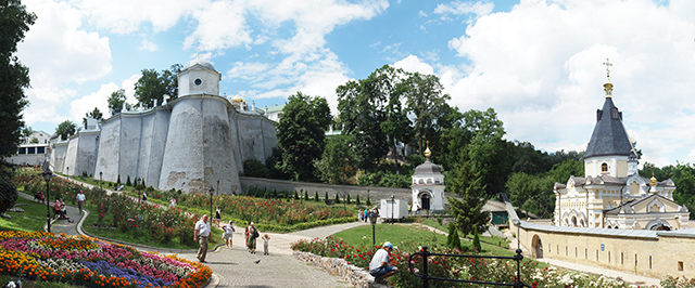 Панорама сада Киево-Печерской лавры